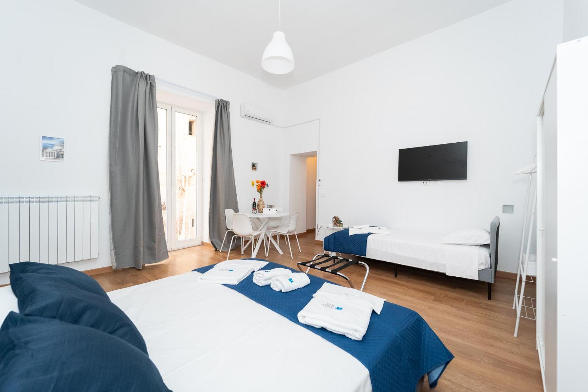 Home Smart Rent Appartamento Nei Pressi Di Via Toledo 2 Camere Da Letto Napoli Exterior foto